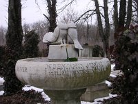 08. Galambok, urnák, vandálok